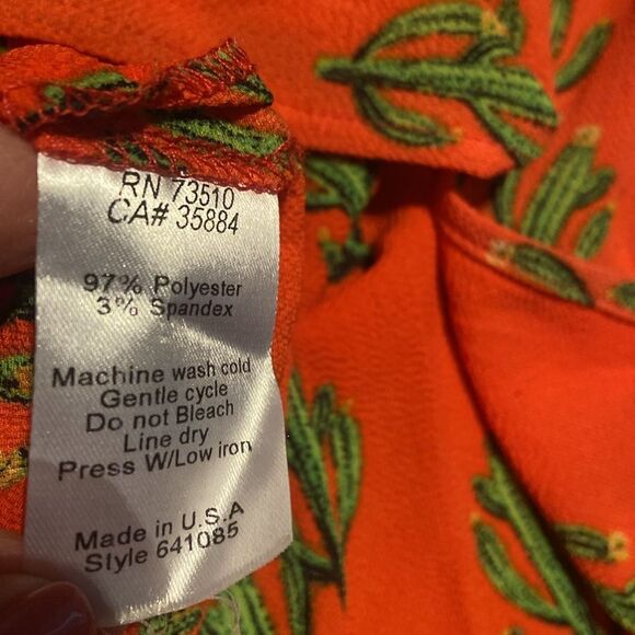 Ivy Jane ladies small Bright orange Top with Green cactus Pattern - Picture 7 of 7